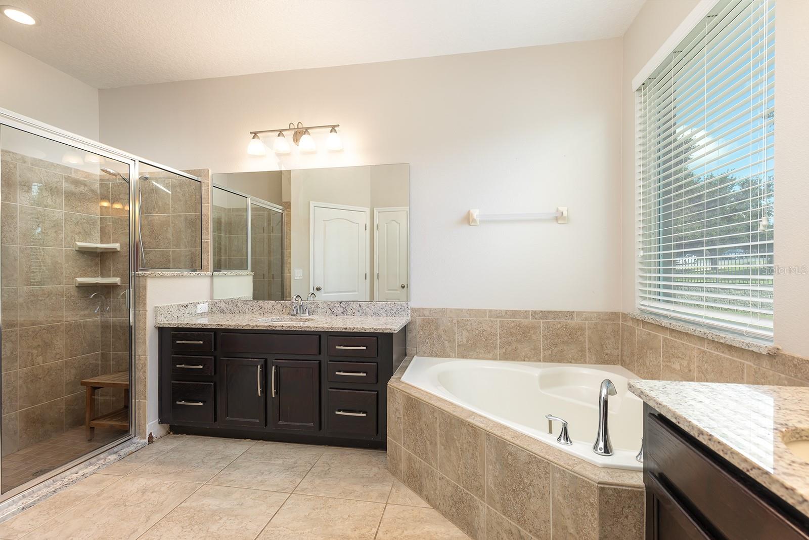 Image 21 of 41 For 2450 Misty Cove Circle