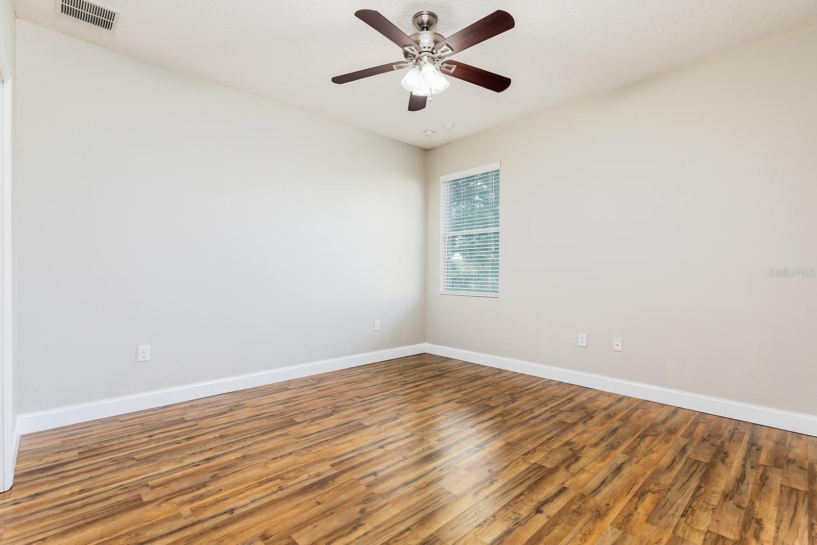 Image 23 of 41 For 2450 Misty Cove Circle