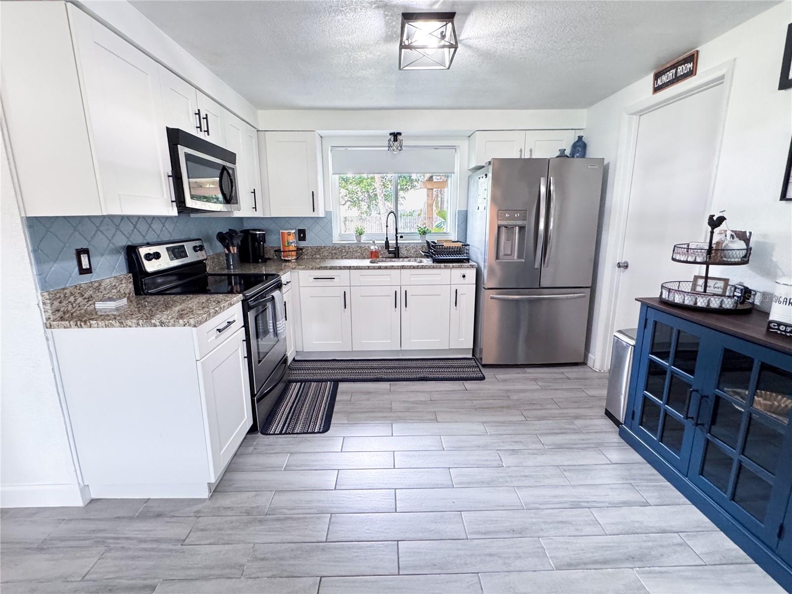 Image 4 of 28 For 9616 Pine Ridge Avenue