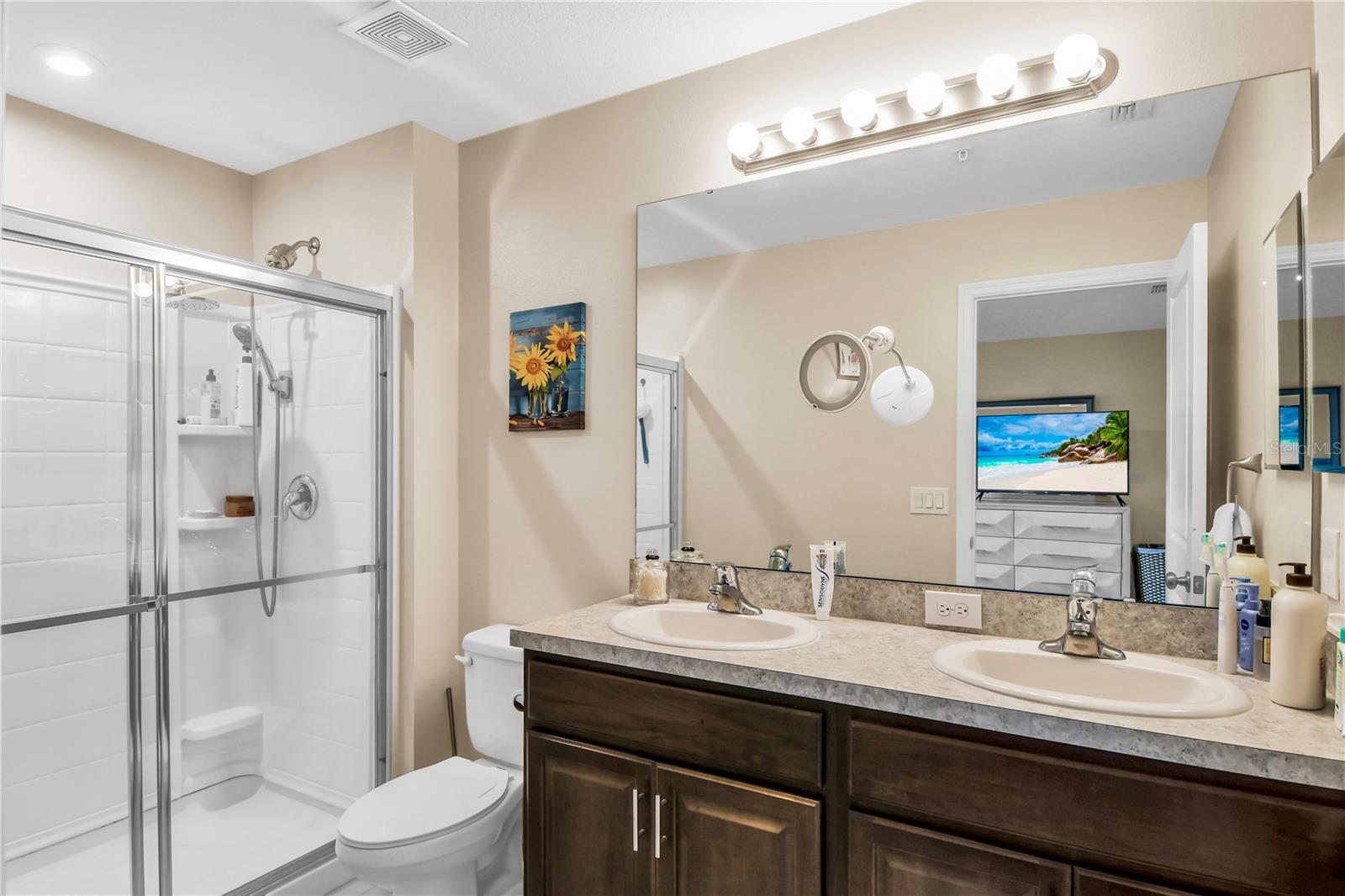 Image 16 of 28 For 2087 Crystal Bell Street