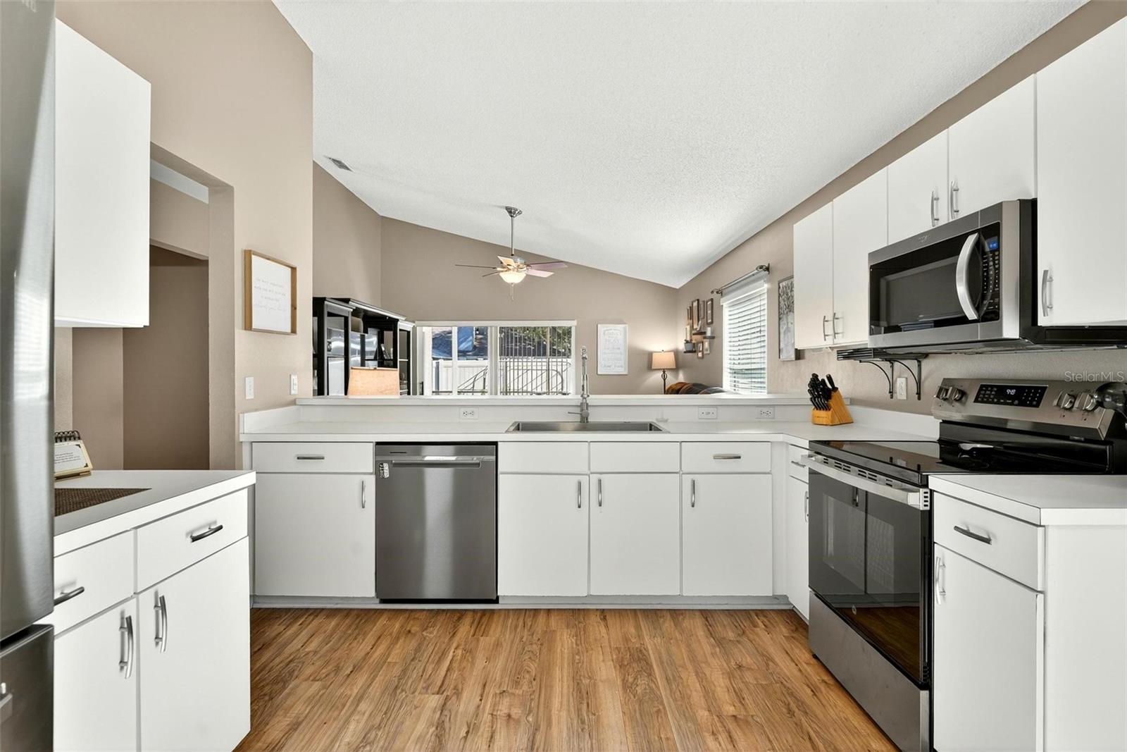 Image 18 of 72 For 497 Randon Terrace