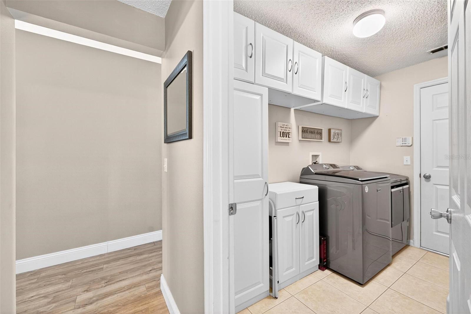 Image 36 of 72 For 497 Randon Terrace