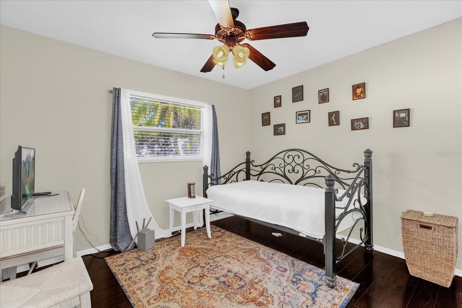 Image 11 of 30 For 5012 The Oaks Circle
