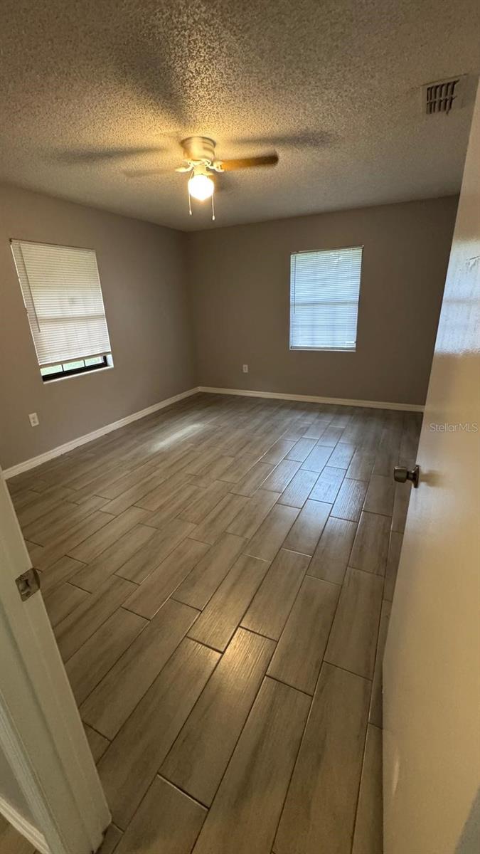 Image 13 of 22 For 1017 Beecher Street