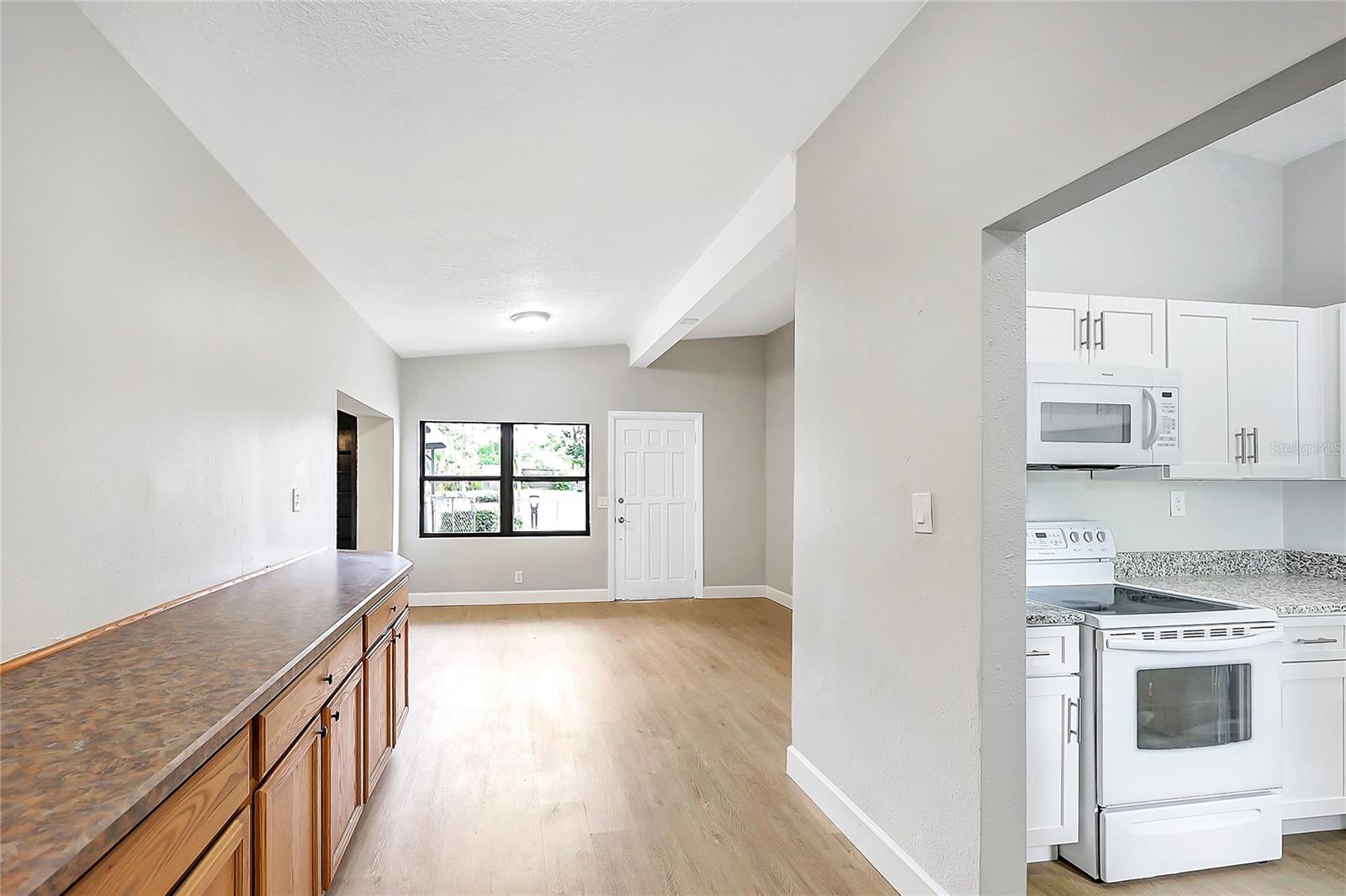 Image 11 of 32 For 619 Mimosa Terrace