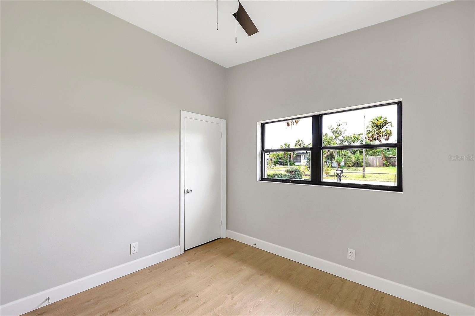 Image 22 of 32 For 619 Mimosa Terrace