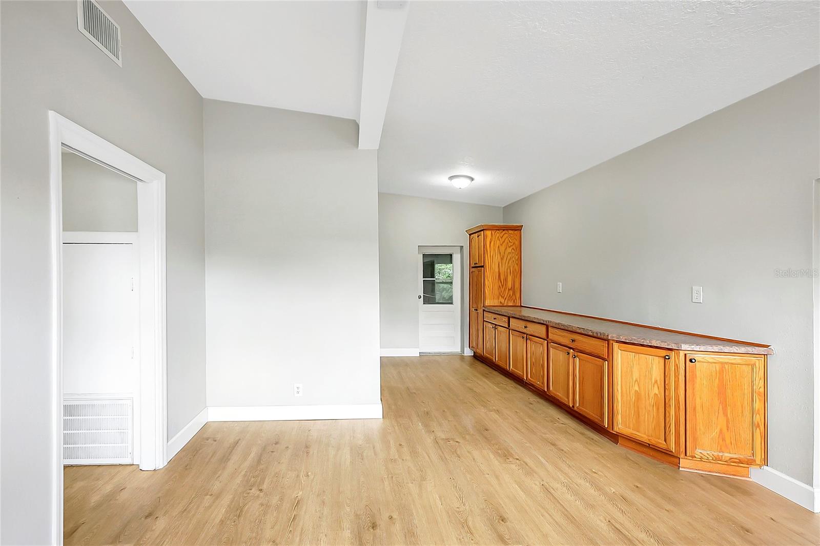 Image 6 of 32 For 619 Mimosa Terrace