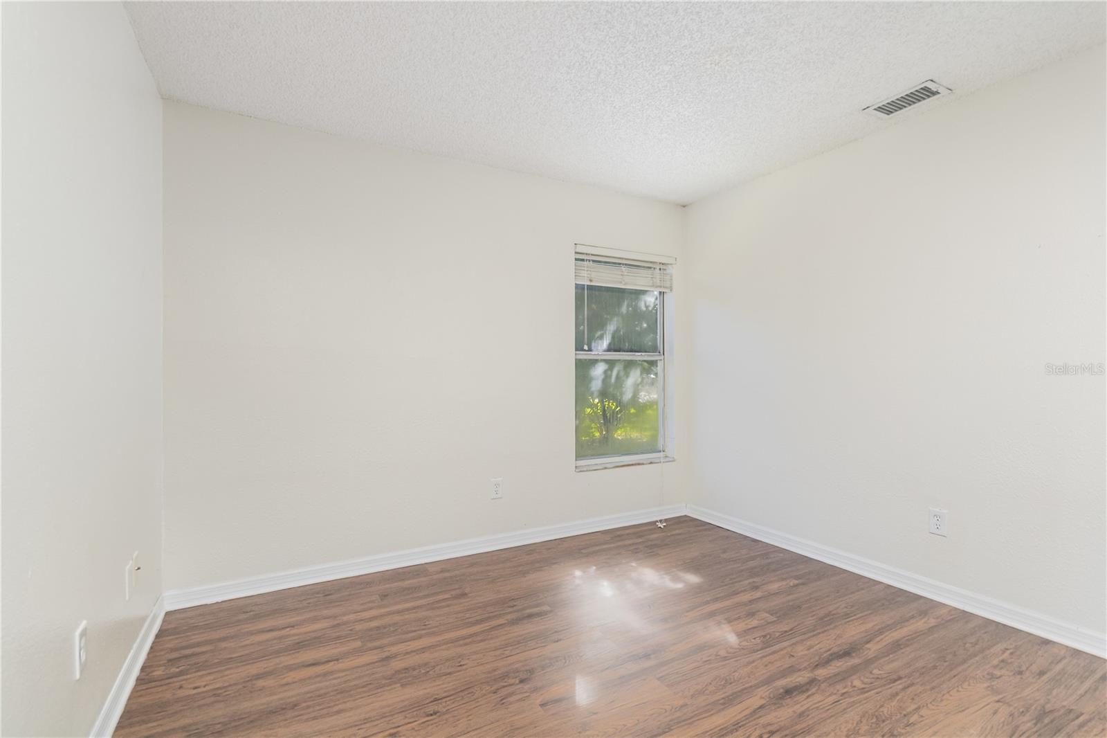 Image 11 of 15 For 250 Misty Meadow Dr