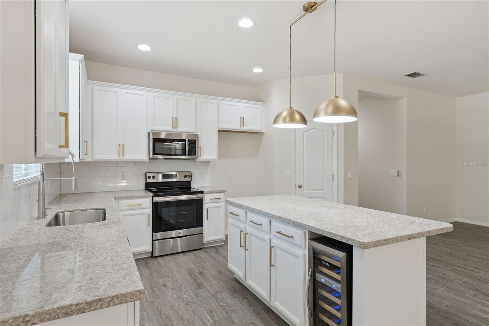 Image 12 of 62 For 14580 Cedar Hill Drive
