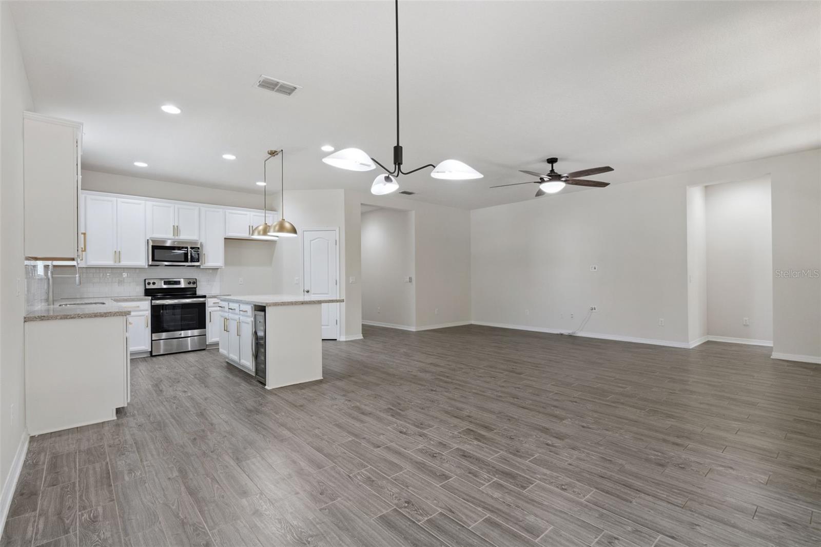 Image 14 of 62 For 14580 Cedar Hill Drive