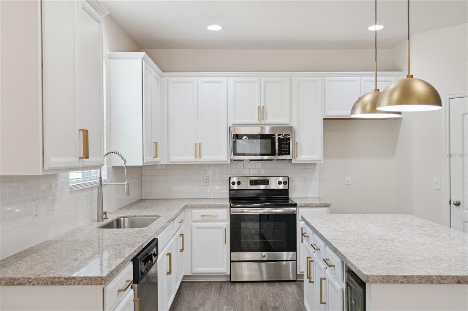 Image 15 of 62 For 14580 Cedar Hill Drive