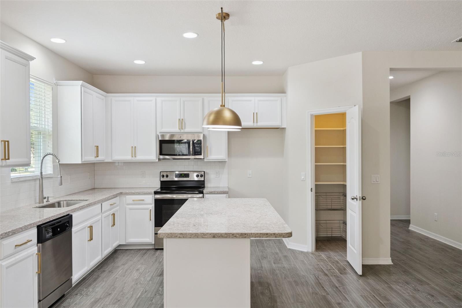 Image 17 of 62 For 14580 Cedar Hill Drive