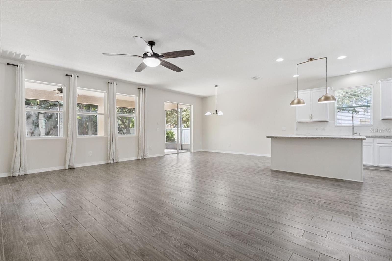 Image 19 of 62 For 14580 Cedar Hill Drive