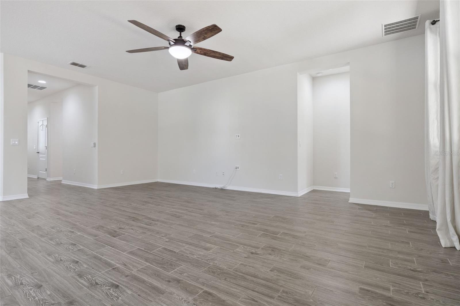 Image 23 of 62 For 14580 Cedar Hill Drive