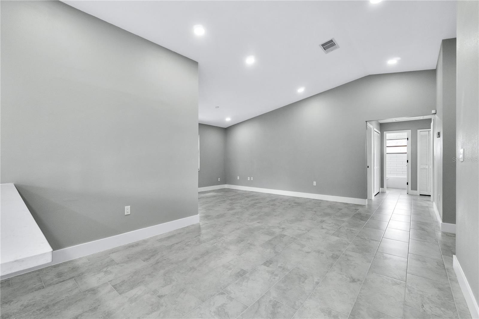 Image 12 of 42 For 2679 Forest View Lane