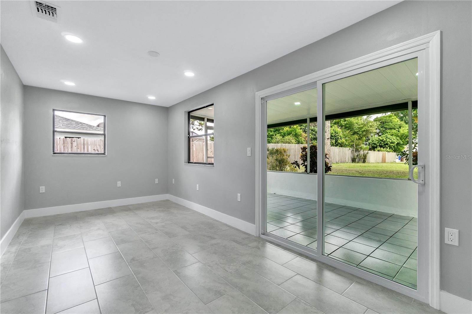 Image 13 of 42 For 2679 Forest View Lane
