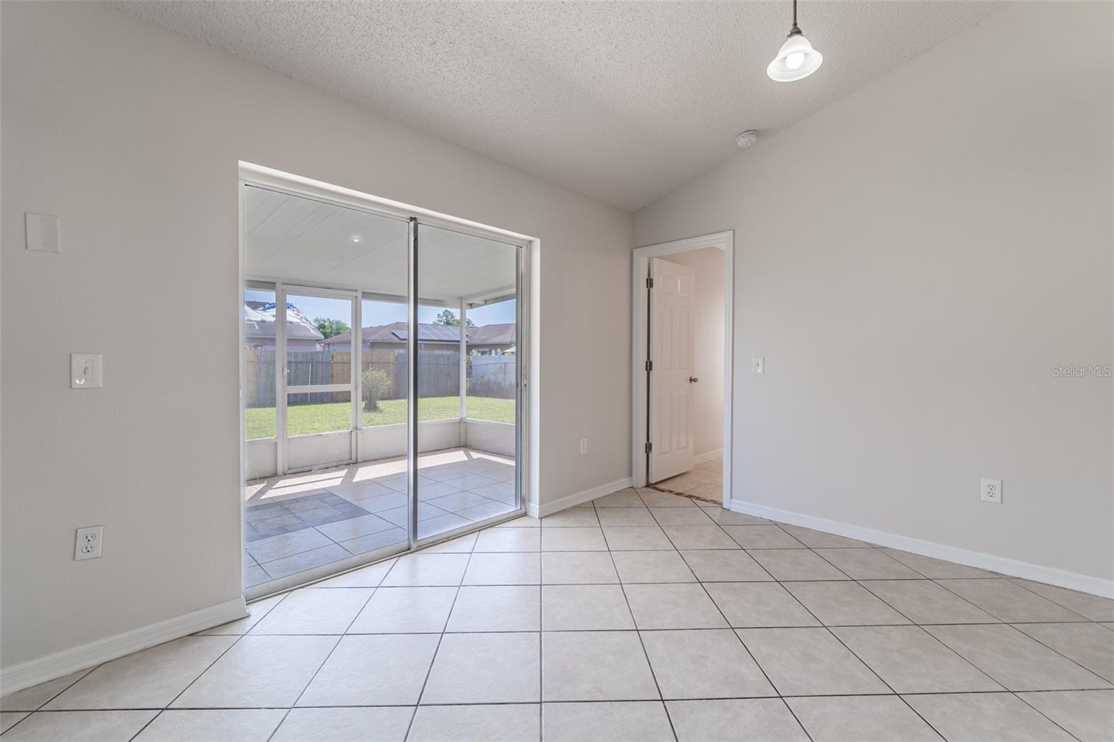 Image 10 of 26 For 719 Versailles Lane