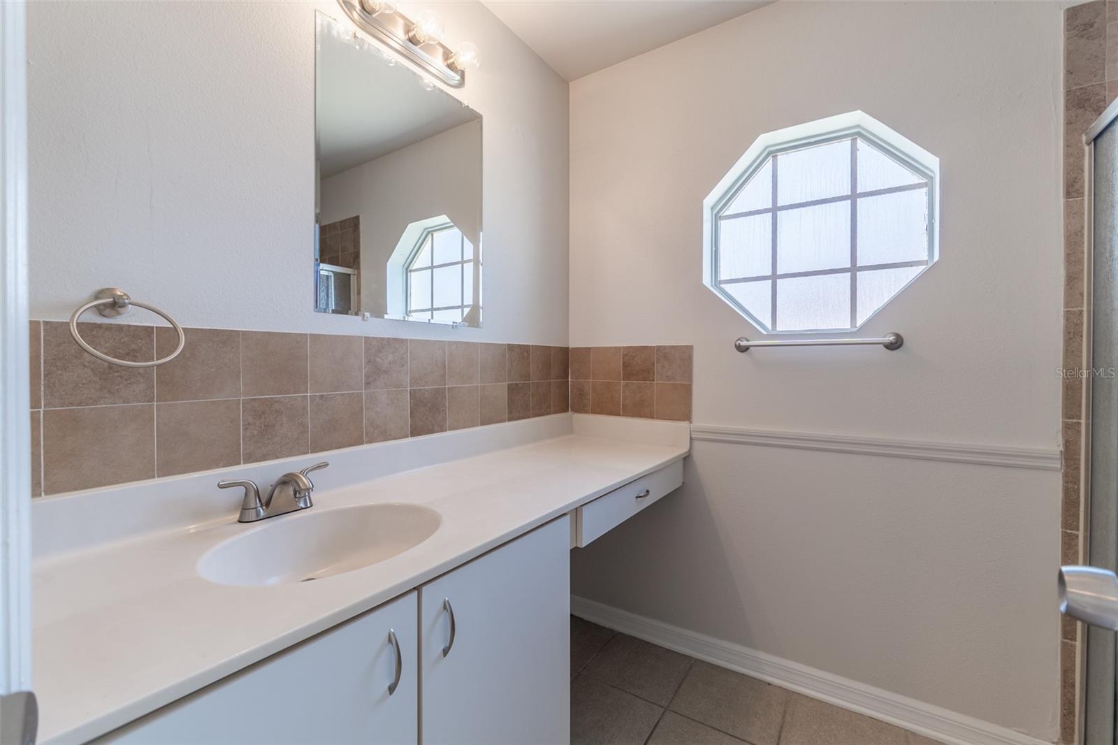 Image 13 of 26 For 719 Versailles Lane