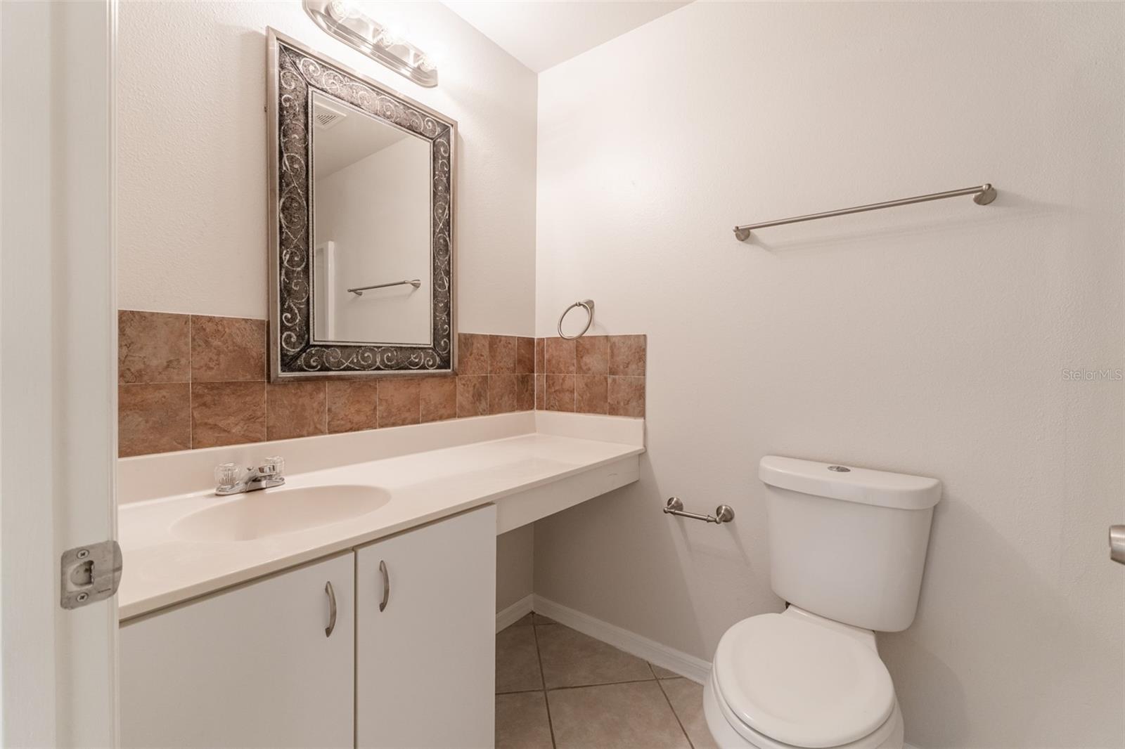 Image 15 of 26 For 719 Versailles Lane