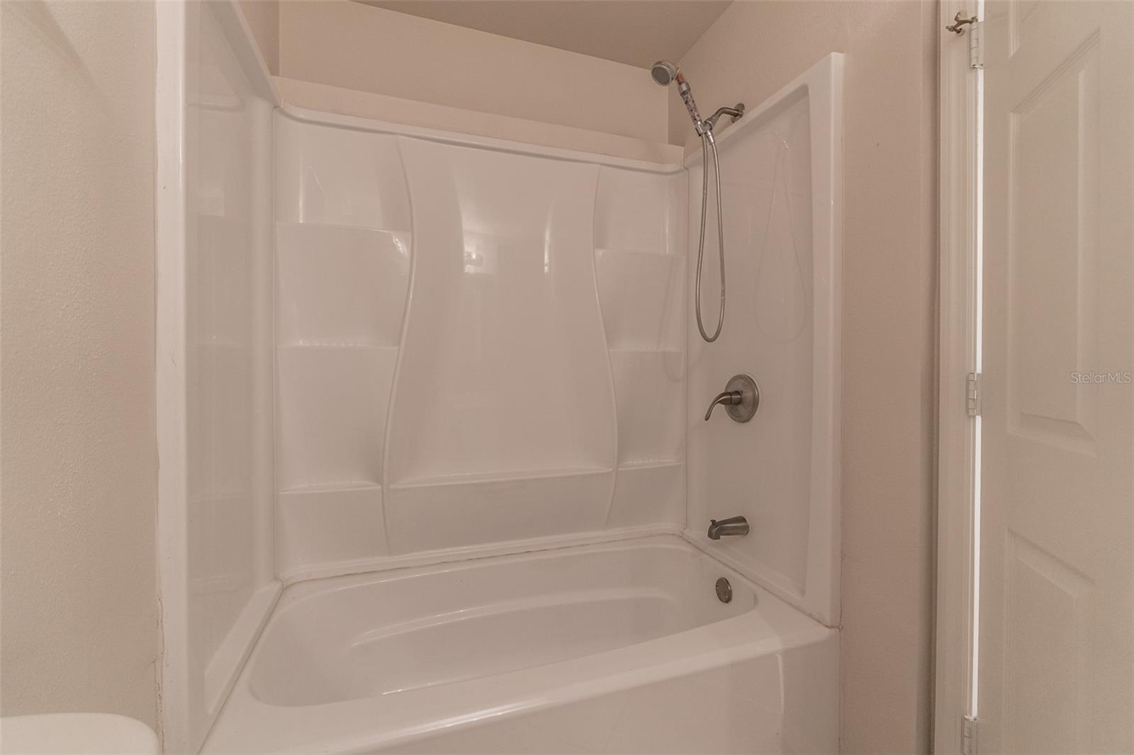 Image 16 of 26 For 719 Versailles Lane