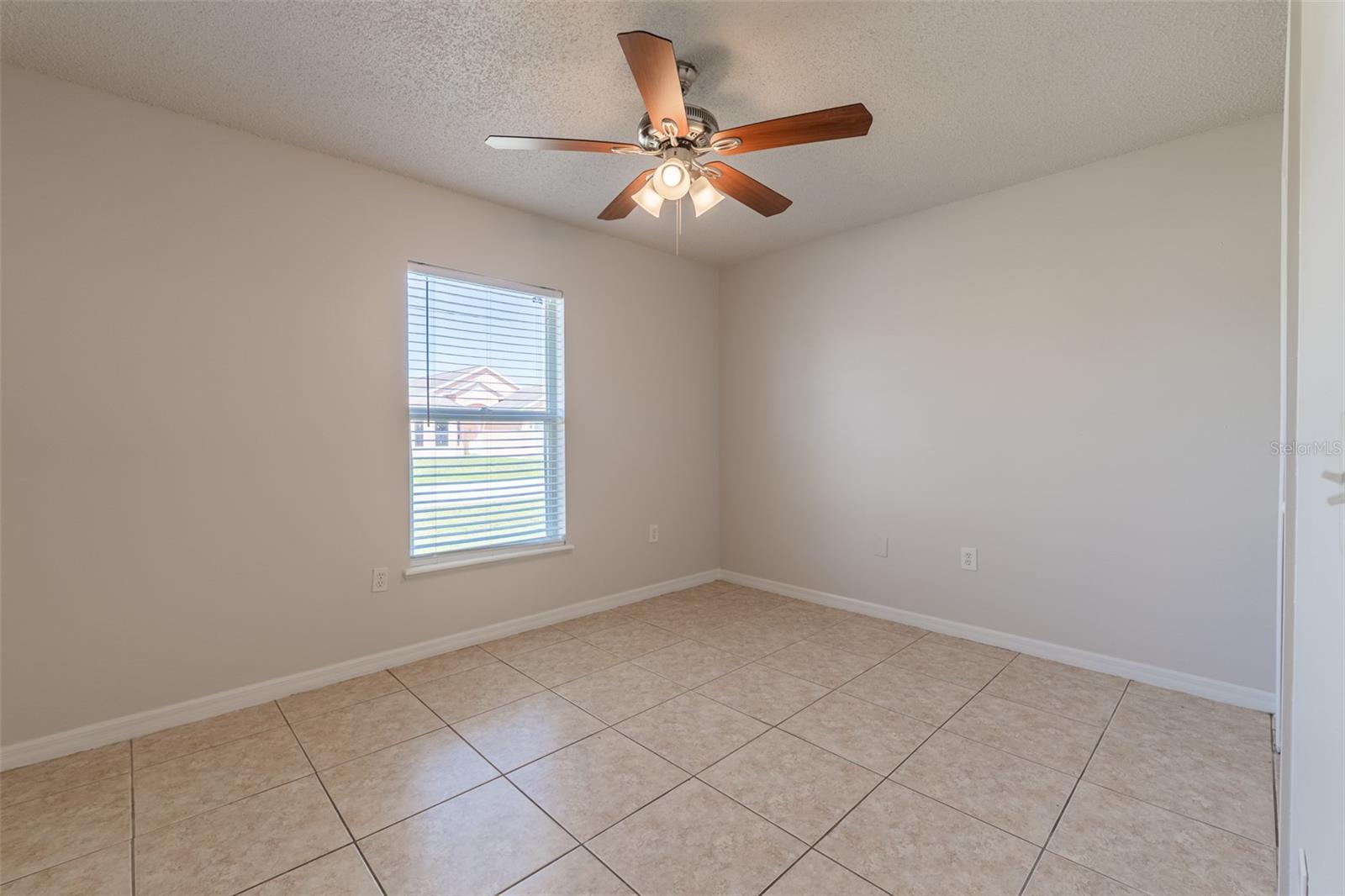 Image 20 of 26 For 719 Versailles Lane