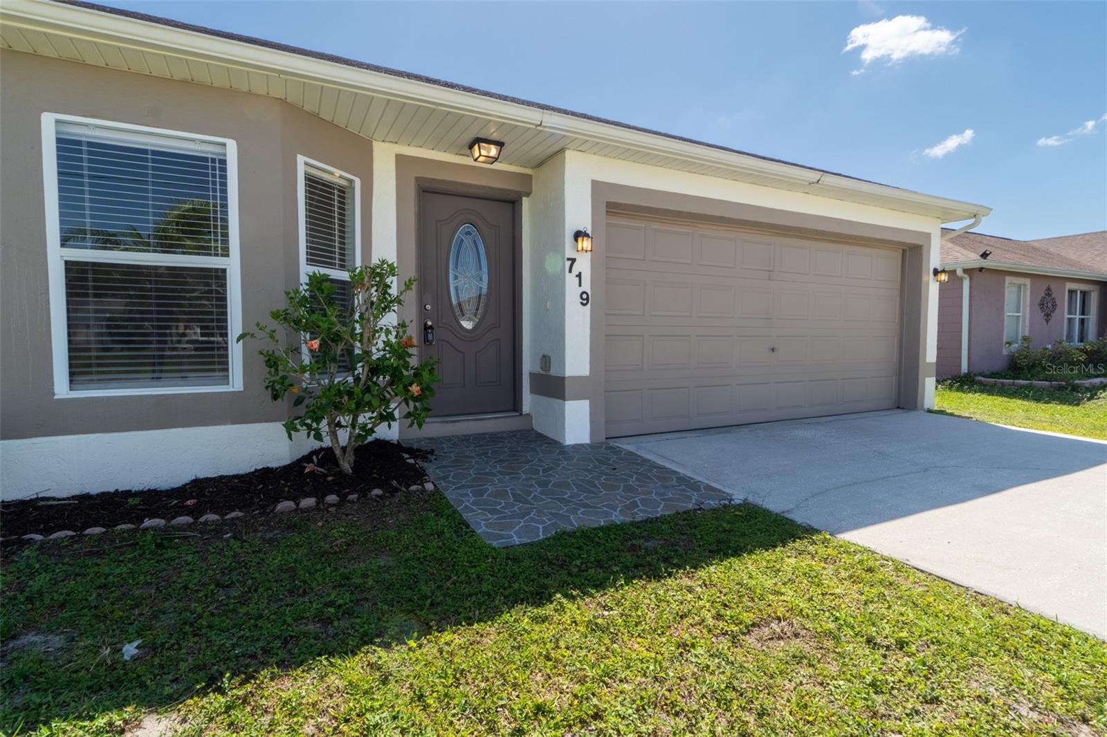 Image 3 of 26 For 719 Versailles Lane