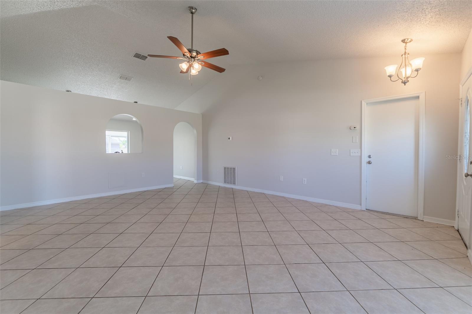 Image 6 of 26 For 719 Versailles Lane