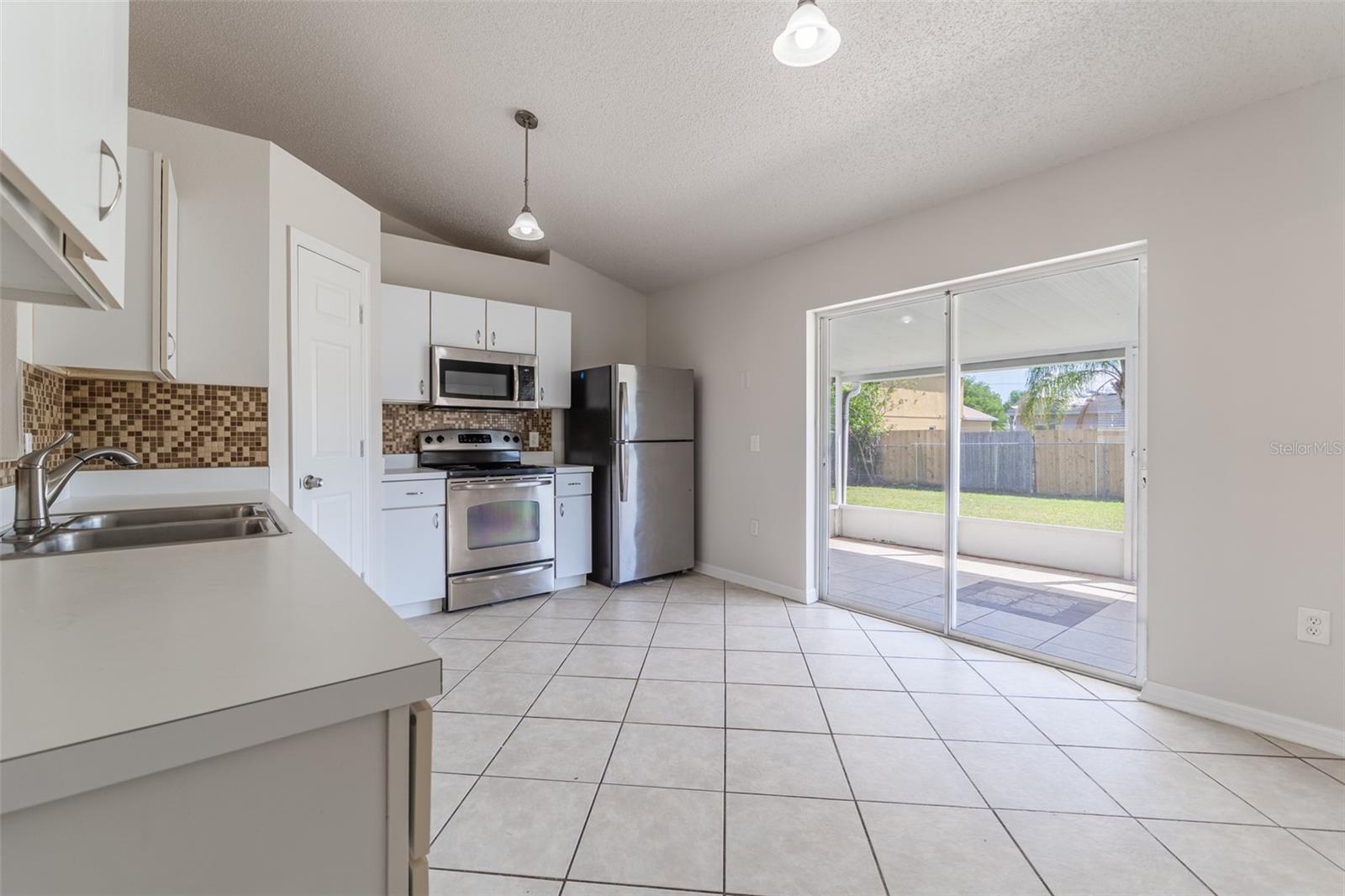 Image 8 of 26 For 719 Versailles Lane