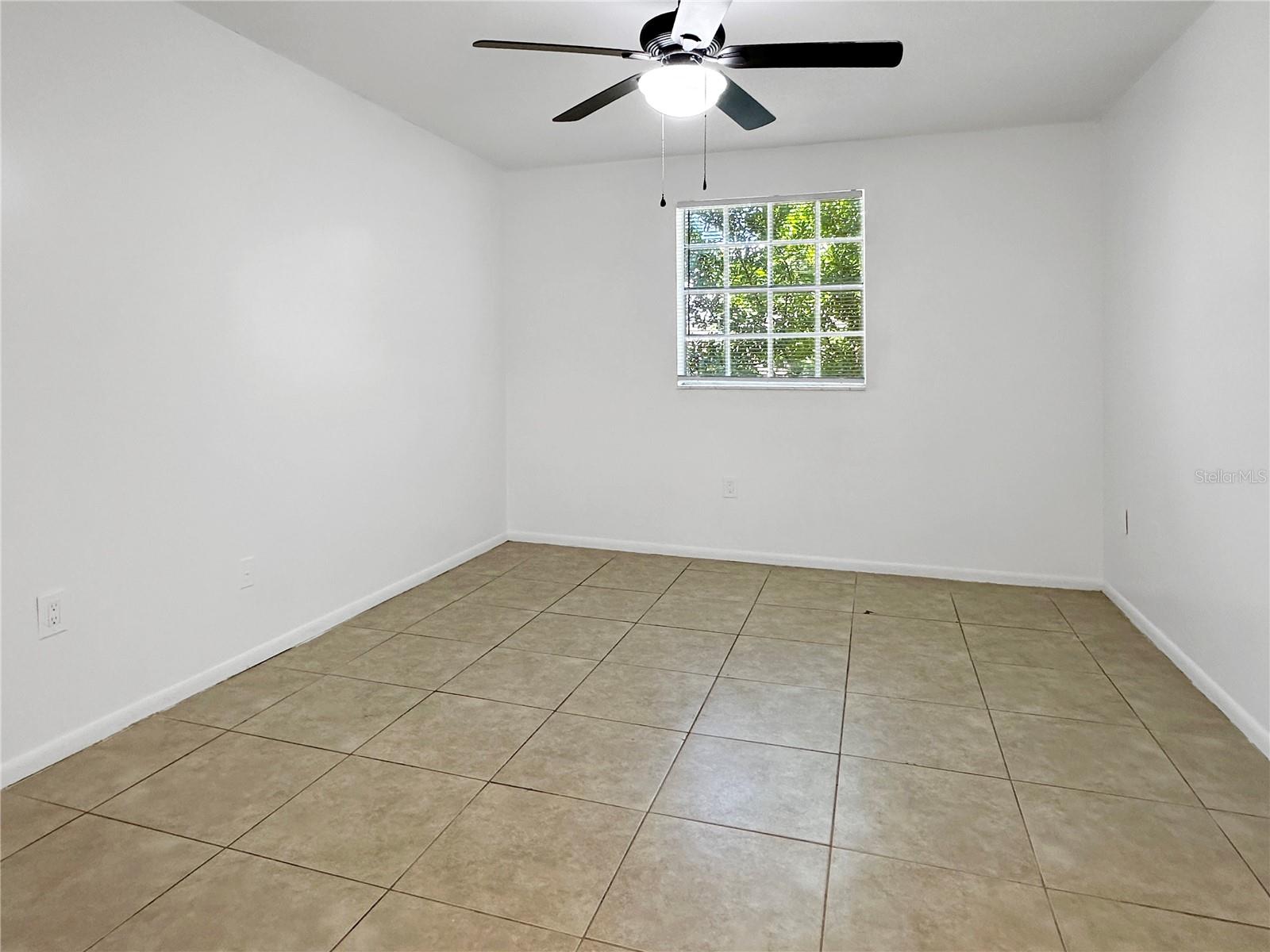 Image 13 of 18 For 508 Banyon Tree Circle 202
