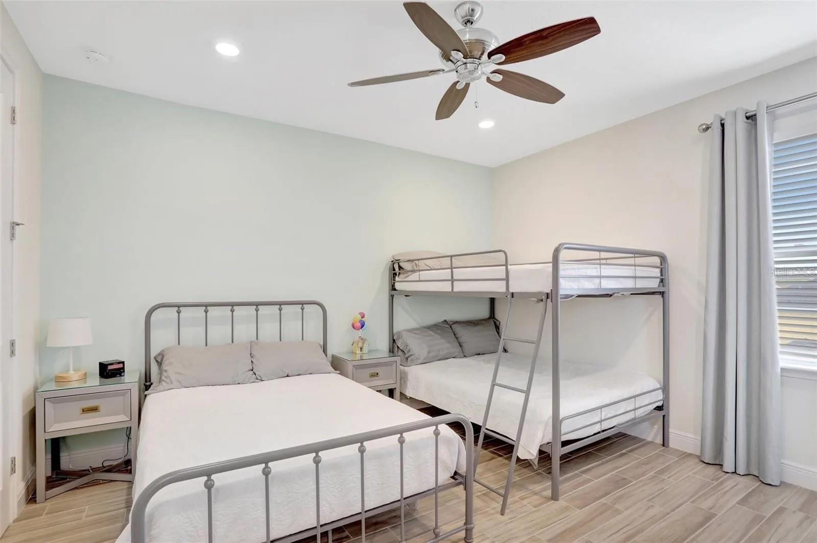 Image 23 of 97 For 8044 Lost Shaker Lane