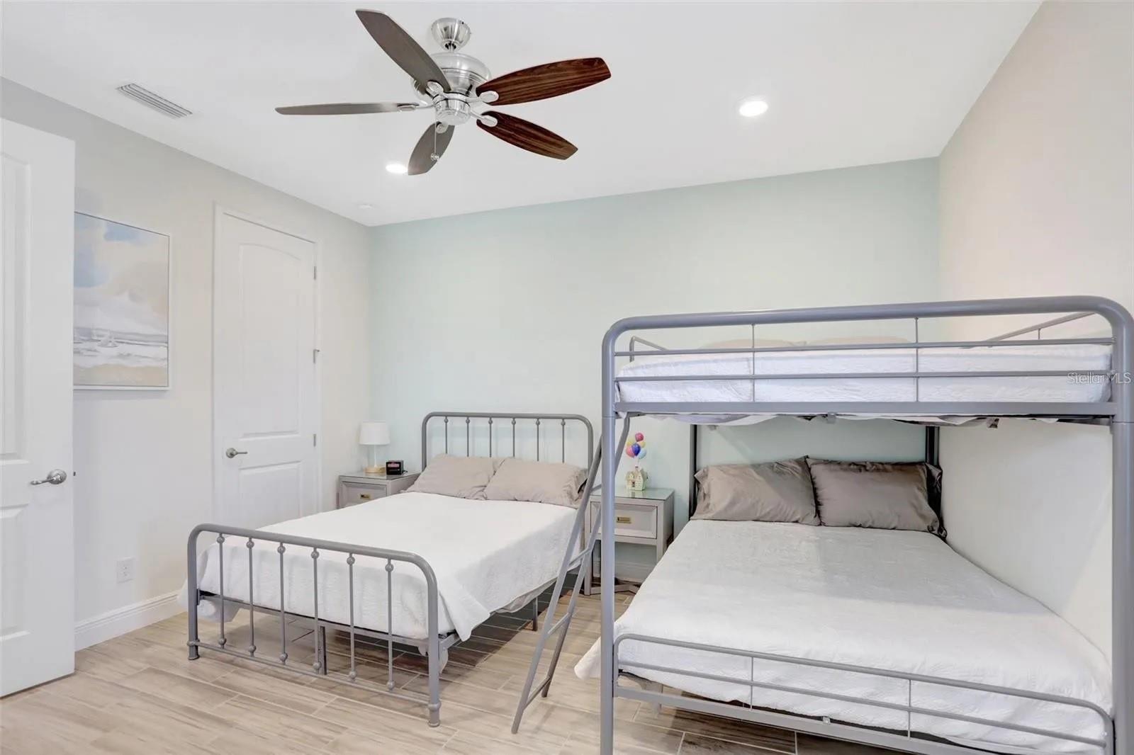 Image 24 of 97 For 8044 Lost Shaker Lane