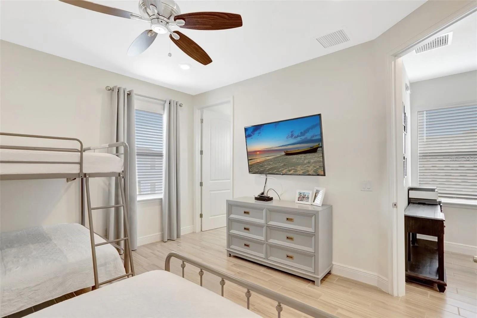 Image 25 of 97 For 8044 Lost Shaker Lane