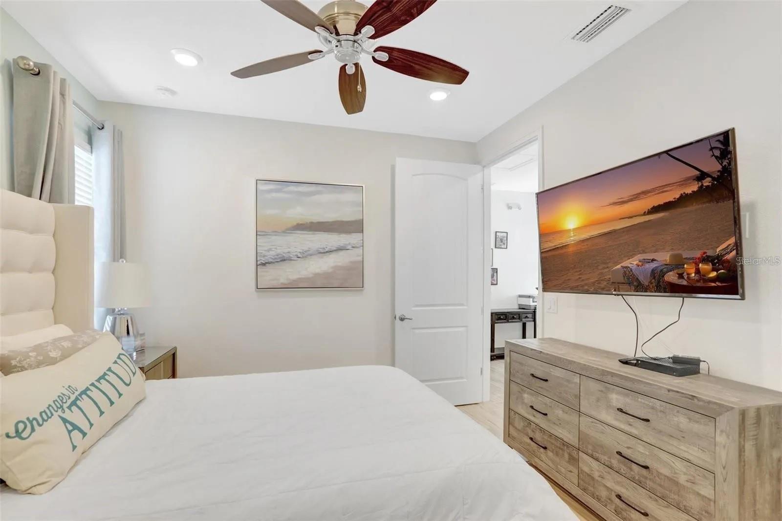 Image 31 of 97 For 8044 Lost Shaker Lane