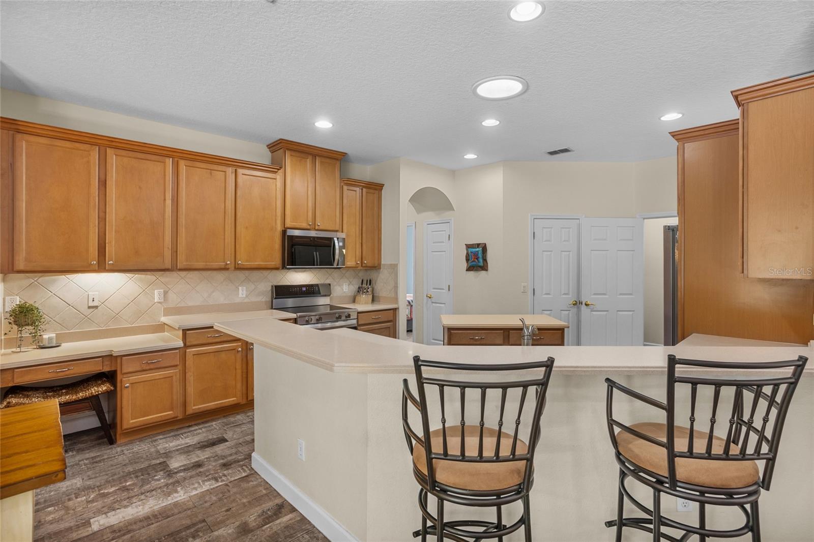 Image 21 of 54 For 16312 Birchwood Way