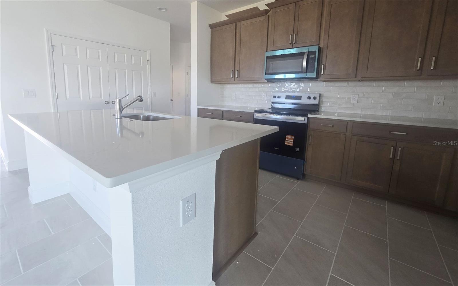 Image 8 of 17 For 14574 Crestavista Avenue