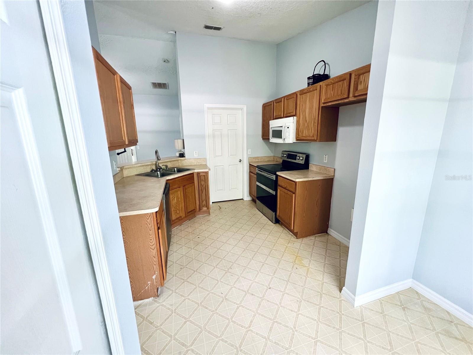 Image 6 of 27 For 1767 14th Street