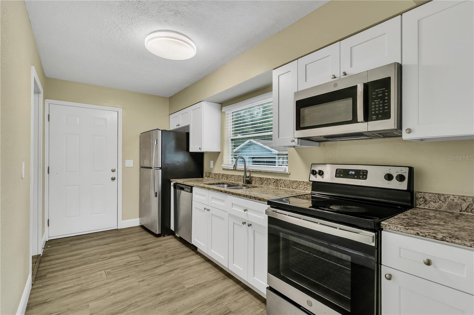 Image 7 of 16 For 1350 20th Street
