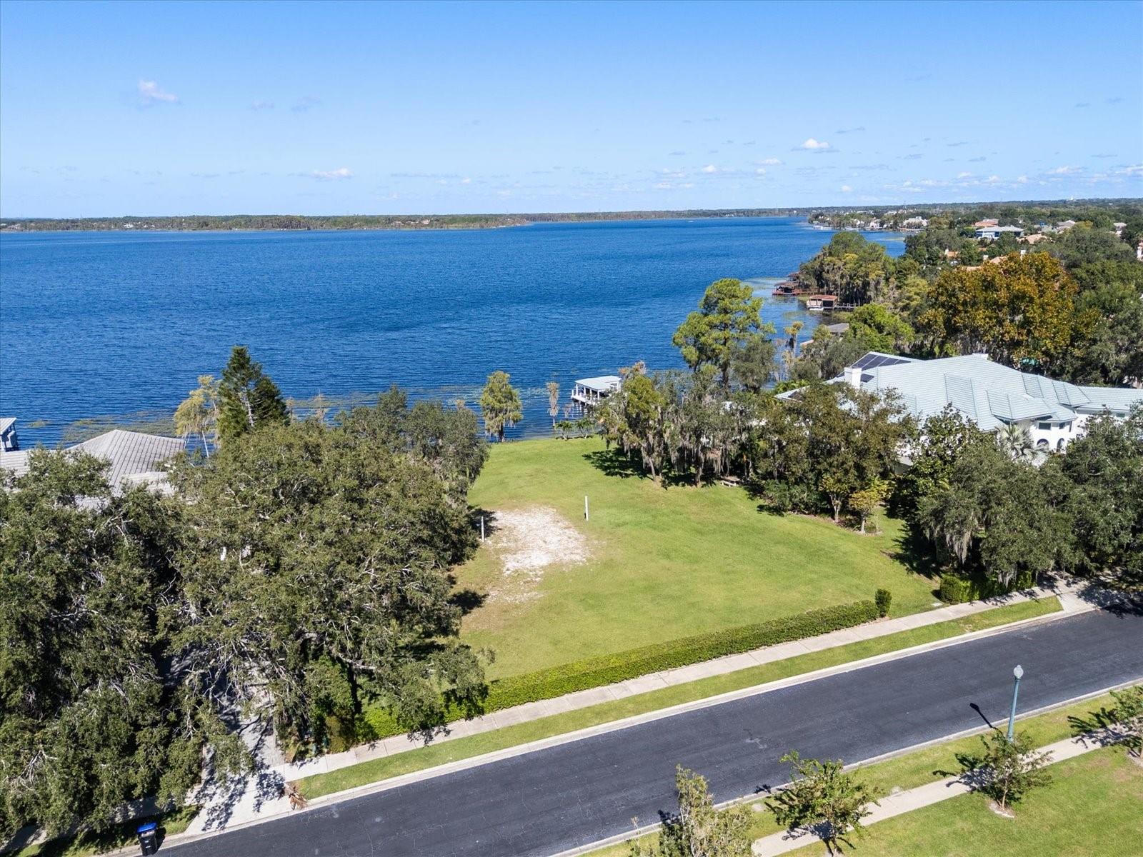 Image 4 of 12 For 8774 Lake Tibet Court