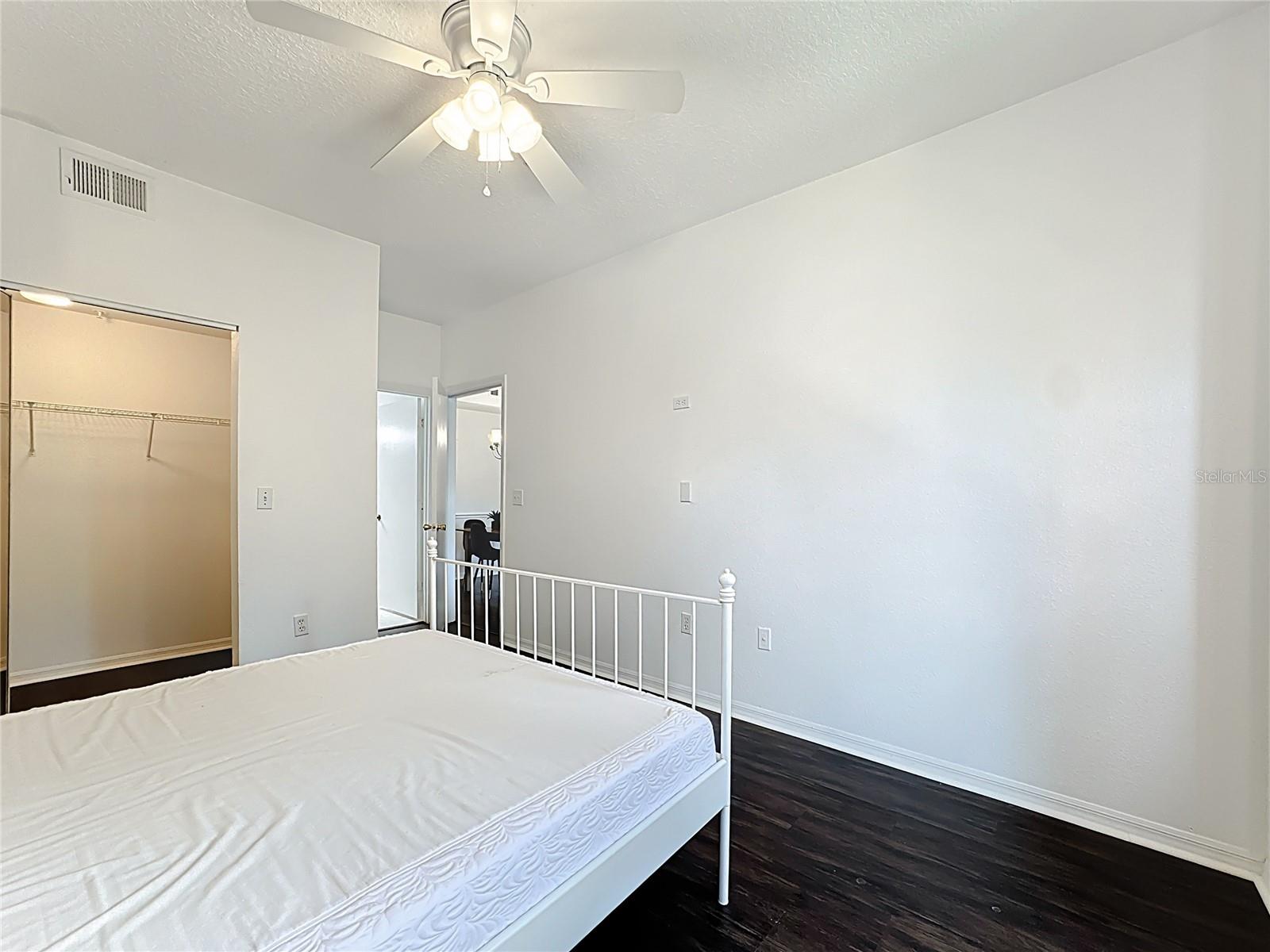 Image 16 of 43 For 5548 Metrowest Boulevard 209