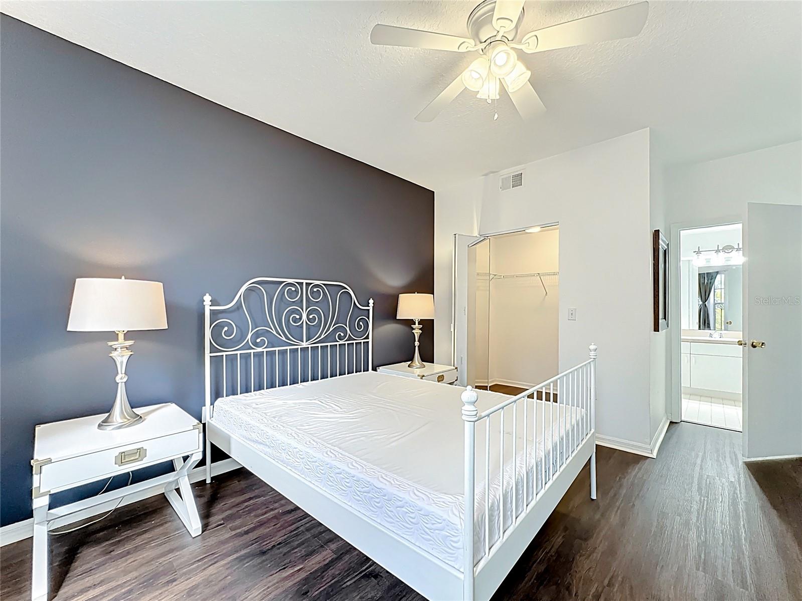 Image 17 of 43 For 5548 Metrowest Boulevard 209