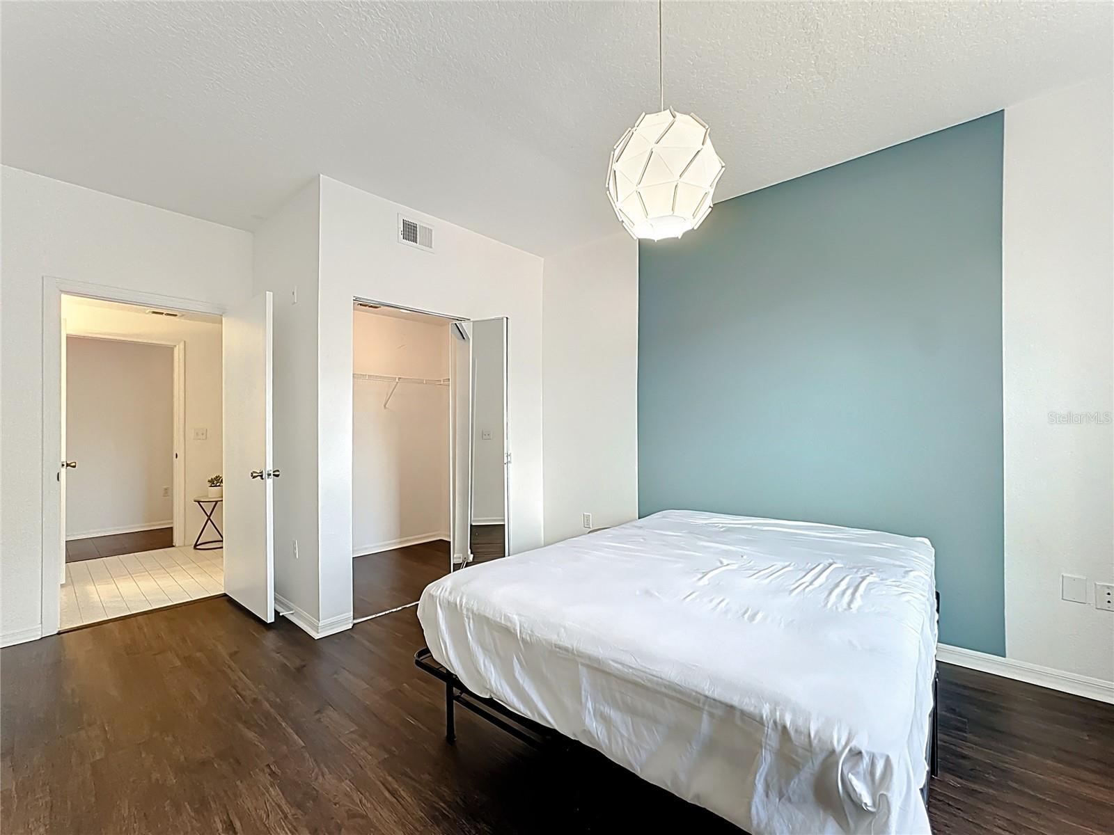 Image 22 of 43 For 5548 Metrowest Boulevard 209