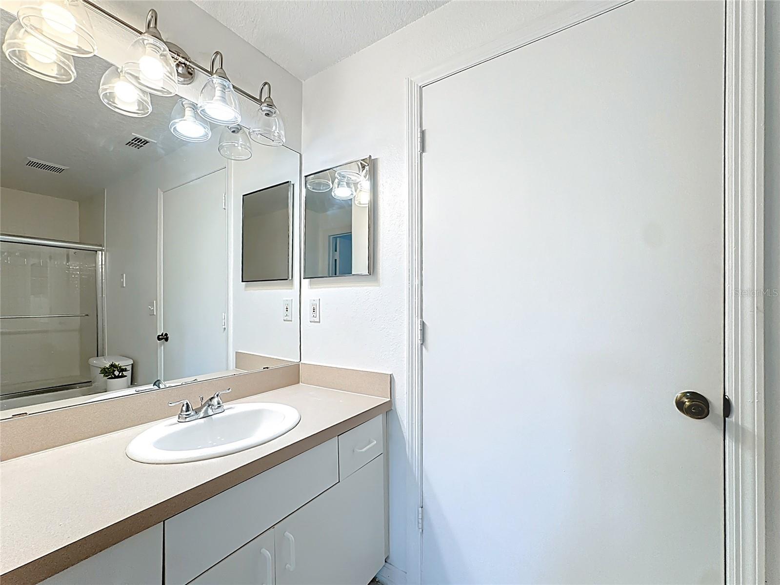 Image 24 of 43 For 5548 Metrowest Boulevard 209