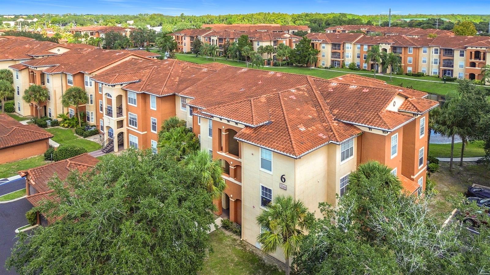 Image 27 of 43 For 5548 Metrowest Boulevard 209