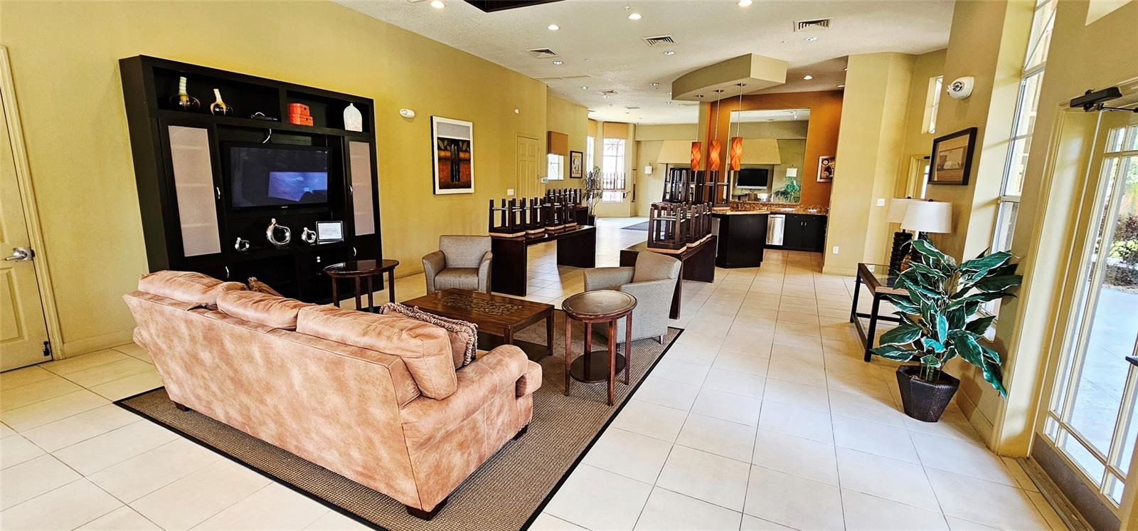 Image 36 of 43 For 5548 Metrowest Boulevard 209