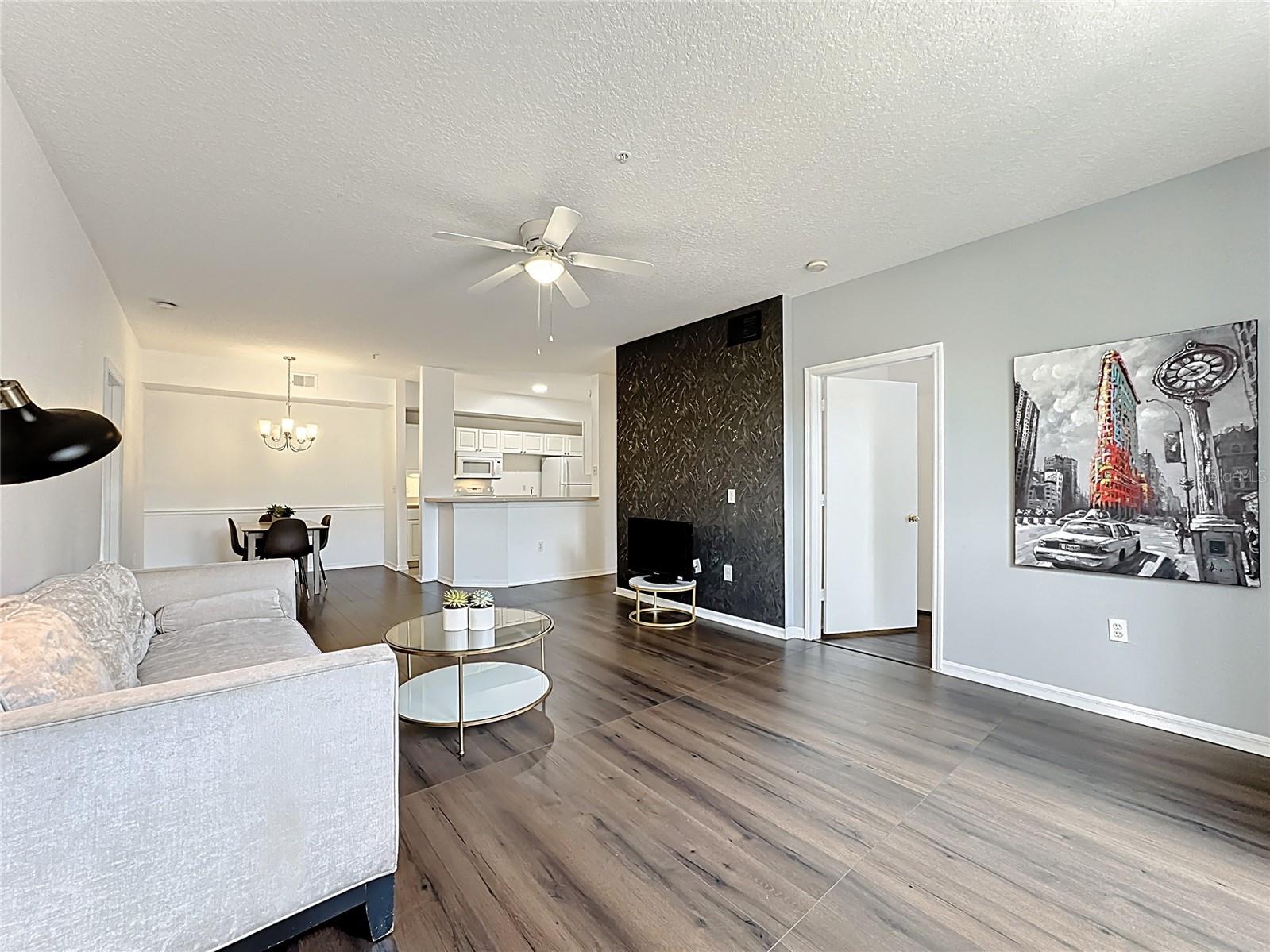 Image 8 of 43 For 5548 Metrowest Boulevard 209