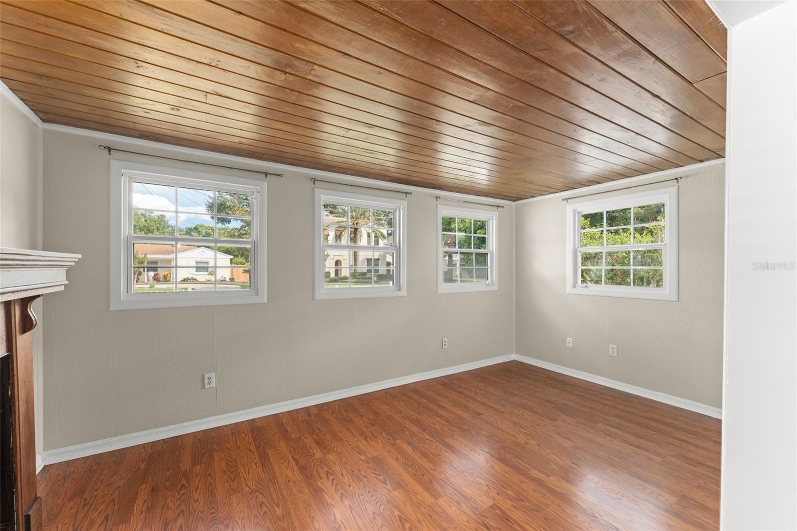 Image 9 of 35 For 2110 Gerda Terrace