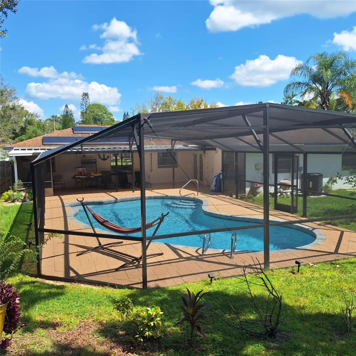 Image 11 of 16 For 514 Spring Oaks Boulevard