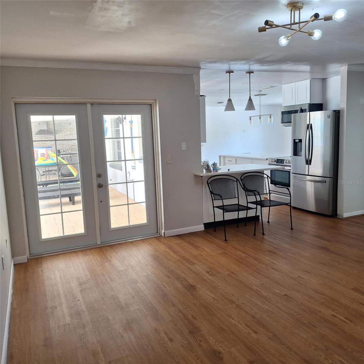 Image 3 of 16 For 514 Spring Oaks Boulevard