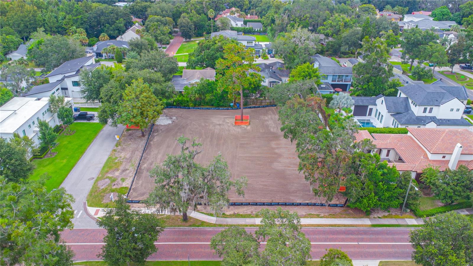 Image 9 of 12 For 141 Lake Sue Avenue