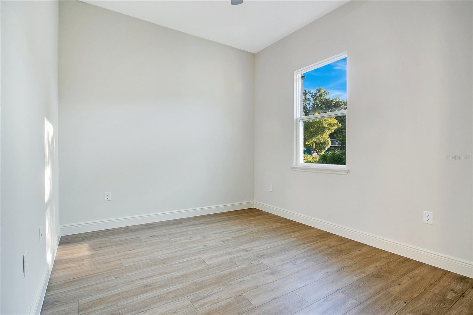 Image 13 of 32 For 12862 65th Avenue